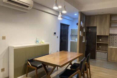 toan-canh-phong-khach-can-ho-ban