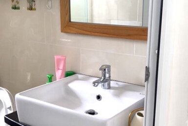toilet-can-ho-ban