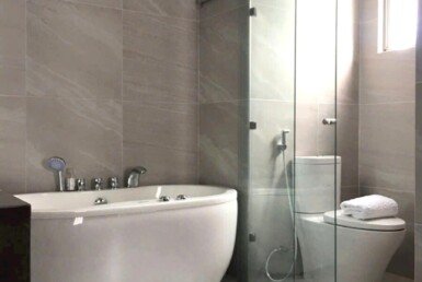 toilet-co-bon-tam-nam