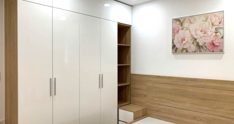 tu quan ao am tuong 810x430 - Giá mua bán căn hộ 3pn blok I chung cư Happy Valley Phú Mỹ Hưng T11/2024