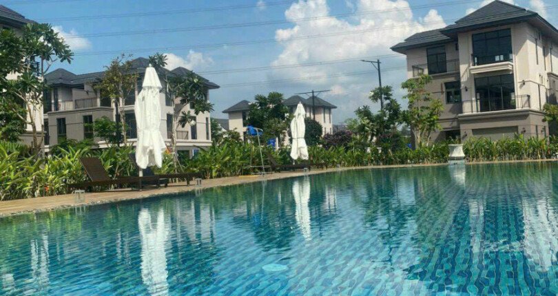 vi tri biet thu gan ho boi va khu clubhouse 810x430 - Giá cho thuê nhà Biệt thự nguyên căn Khu dân cư Zeitgeist - gs City Nhà Bè T11/2024