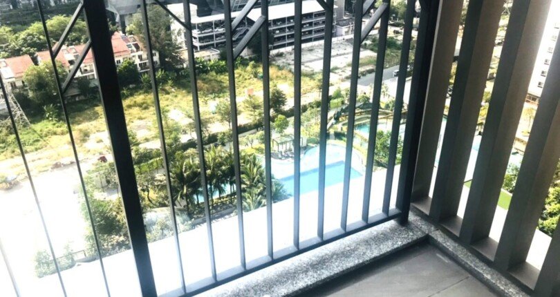 view ban cong can ho ban 810x430 - Giá mua bán căn hộ 3 phòng ngủ block D chung cư Saigon South Residence Nhà Bè T11/2024