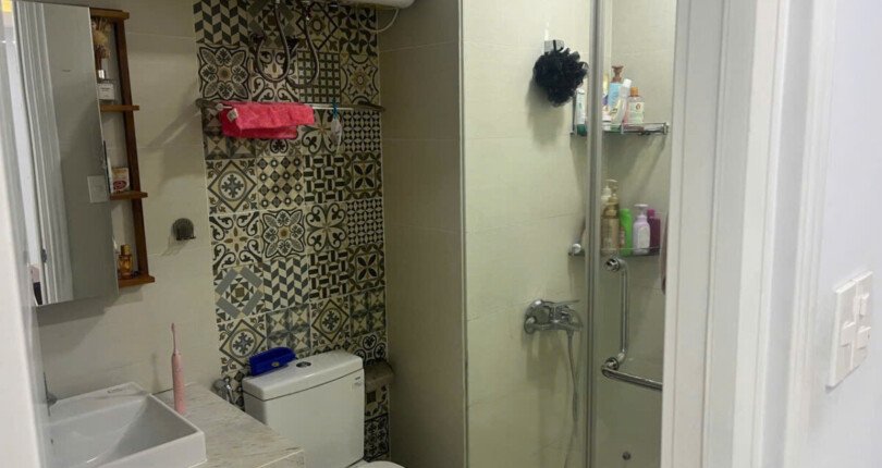 wc can ho ban 810x430 - Cần bán căn góc, 02pn, 77m2, chung cư Scenic Valley 1, giá 5.4 tỷ, đầy đủ nội thất, xem nhà dễ.