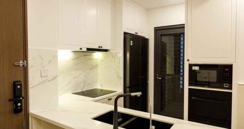 z5992172384293 56fe41c184f8093eb78237d5ad90da55 810x430 - Cho Thuê Cadinal Court Phú Mỹ Hưng 2 phòng full nội thất đẹp