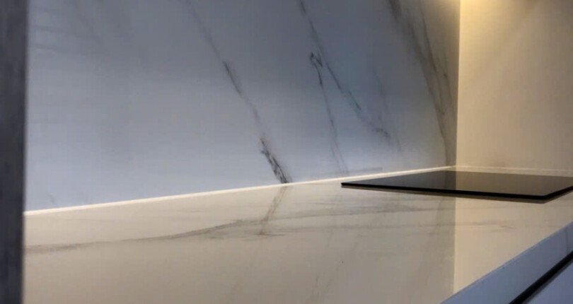 z5992701253218 e15c6df725c6f694bc16bbb67e808a20 1 810x430 - Cần Bán căn cardinal Court, PMH, Q7.