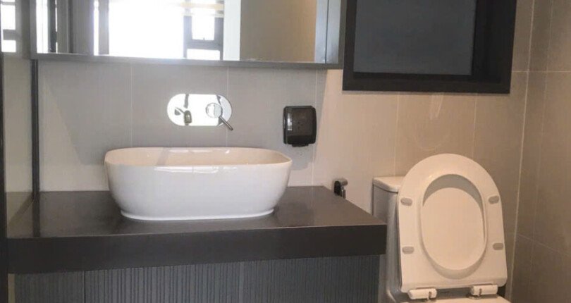 z5992701355015 7b07b8fe5b435966208dd082d1182f60 810x430 - Cần Bán căn cardinal Court, PMH, Q7.