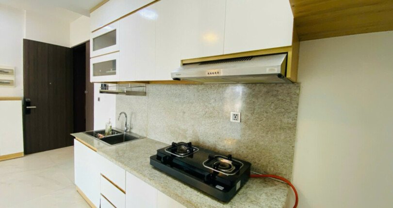 z5992796591956 e95f5ef9898b48d7d7b5bdc564d821d2 810x430 - Cho Thuê Midtown M7 full nội thất 2 phòng giá 23 triệu/th