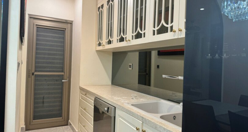 z5997455340804 2346eadcd93c03d8c59cd75369f64347 810x430 - Bán căn hộ MITOWN - M8 tầng 25 Phú Mỹ Hưng Quận 7 81m 2pn