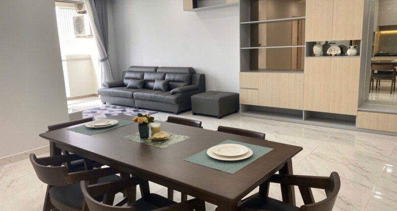 z6001259093366 a28a95de6aaaf03bcbe48c7b8aea4542 810x430 - Bán Midtown M6 Phú Mỹ Hưng 120m 3 phòng, có ô xe hầm