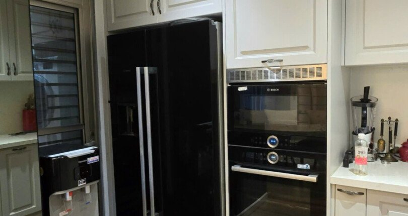 z6005294602449 8f01083330fe239bc22b7641b8449285 810x430 - Cho Thuê Midtown M6 130m 3 phòng full nội thất giá 2500 usd/tháng