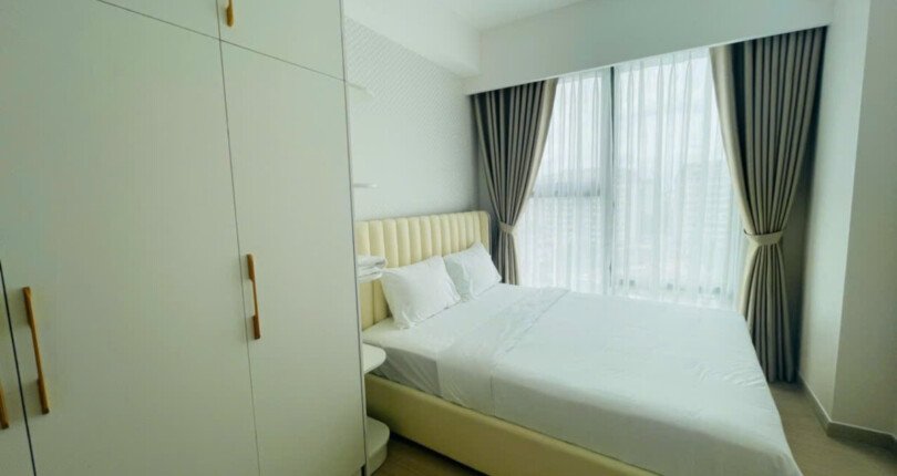 z6005302393840 6c3e74b93814301284c1ec227a2e3030 810x430 - Cho thuê Midtown M8 tầng 10 126m 3 phòng full nội thất