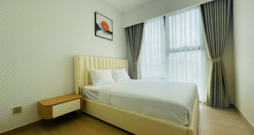 z6005302424549 2ef248c5e434fa3806e1b22ae5bd742e 810x430 - Cho thuê Midtown M8 tầng 10 126m 3 phòng full nội thất