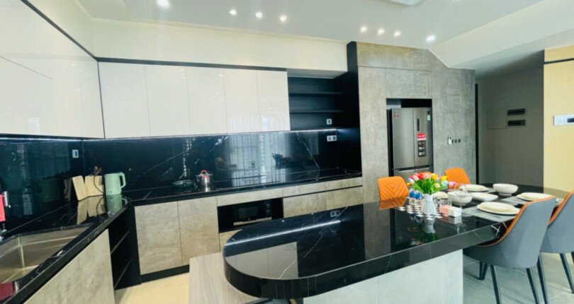 z6005302433469 f259bc34f478113a1a2f6eb0eec39e17 810x430 - Cho thuê Midtown M8 tầng 10 126m 3 phòng full nội thất