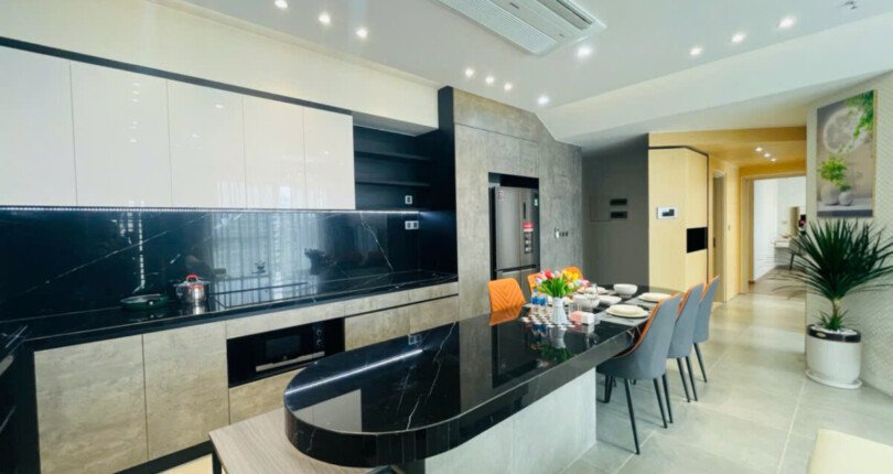 z6005302487875 c612b4f9a3bf1196b245b00ba814dcbf 810x430 - Cho thuê Midtown M8 tầng 10 126m 3 phòng full nội thất