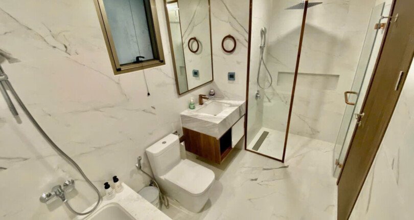 z6005303514607 4570804074aa3485424a3e82b854c65c 810x430 - Cho thuê căn hộ Midtown M8 130m 3 phòng full nội thất