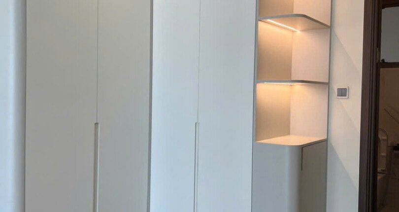 z6005309084907 33b04c56e0c9d82f8dd3cbd5c3ef4cc7 810x430 - Cho thuê căn hộ Midtown M8 tầng 19 3 phòng full nội thất giá 2300$/tháng