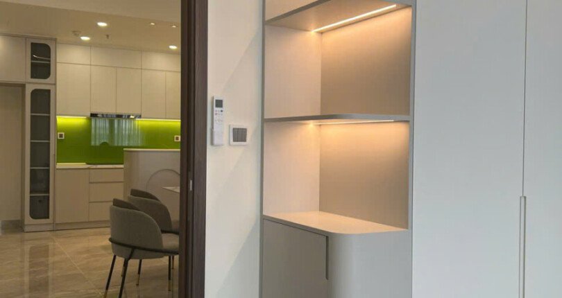 z6005309117514 79fdc18ef2cf9f17cf639d02a45396f8 810x430 - Cho thuê căn hộ Midtown M8 tầng 19 3 phòng full nội thất giá 2300$/tháng