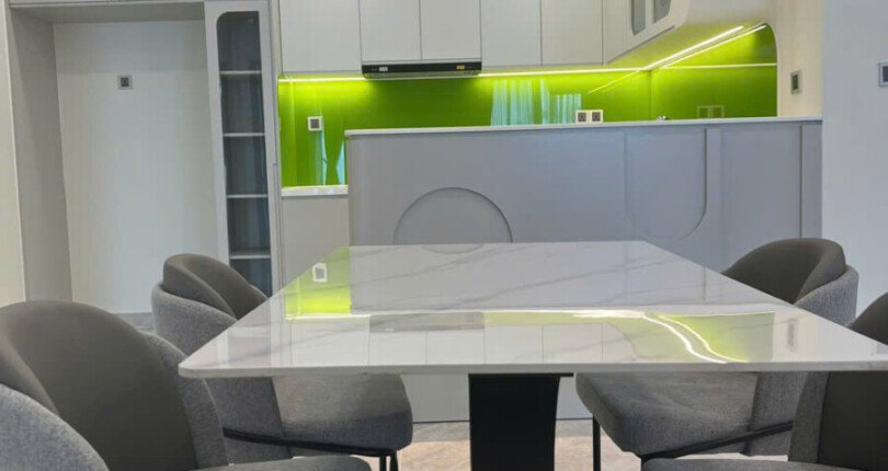 z6005309139345 b2a9841760910cae1a1632e1879fdc55 810x430 - Cho thuê căn hộ Midtown M8 tầng 19 3 phòng full nội thất giá 2300$/tháng