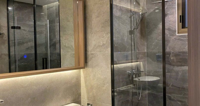 z6005309612184 ea6f3e994b031b622ddabb31eb4b32f1 1 810x430 - Cho thuê Midtown M8 PMH Q7 tầng 14 130m 3 phòng, có ô xe hầm