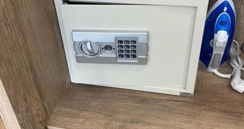 z6020378298444 149466135be2bd59bb5b2d49cf7275fc 810x430 - Cho Thuê Midtown M7 Tầng 10 81m 2 phòng full nội thất