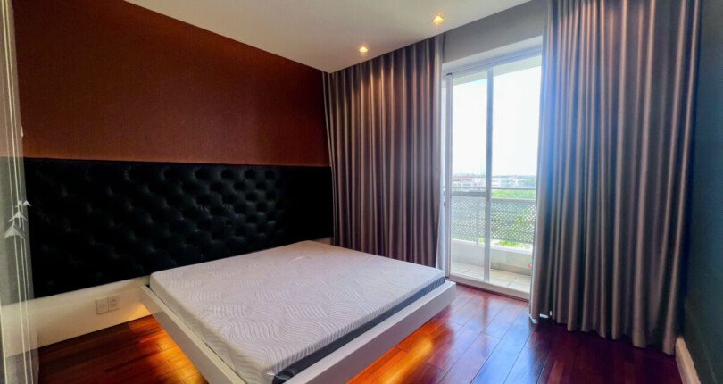 z6024296301465 7447fda9d467aa9c26bbdb4749308f3b 810x430 - Cho thuê căn hộ Riverpark 1 tầng 5 138m 3 phòng giá 1700usd/tháng