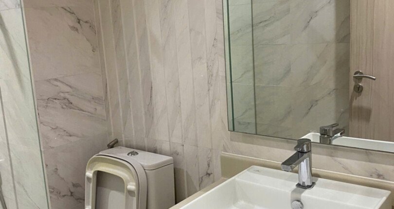 z6031282552876 d681fc231077afe0f7858280db310c4a 810x430 - Bán căn hộ Midtown M5 tầng 2 dt 102m 2pn bán giá 8,7 tỷ