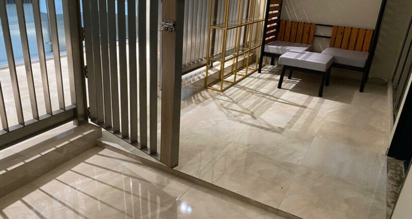 z6031282559960 5e9d86c644e7284eca7dfdf9331397d2 810x430 - Bán căn hộ Midtown M5 tầng 2 dt 102m 2pn bán giá 8,7 tỷ