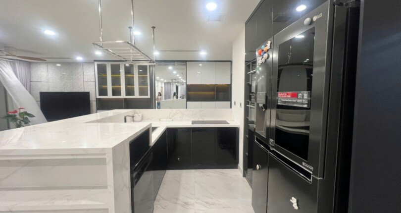 z6043617414341 c98bb35eacbe37a937a73c2b8d6033e8 810x430 - Bán căn hộ Midtown M6 tầng 10 127m 3 phòng view biệt thự