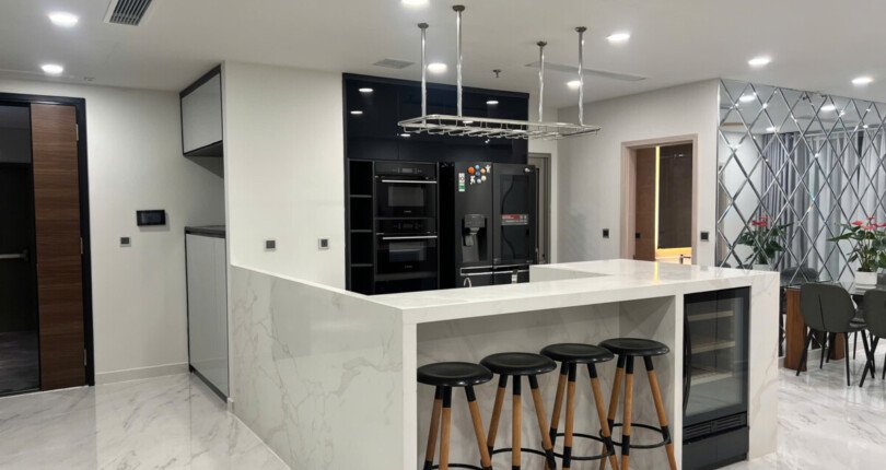 z6043617434773 3dc326c37a31549ddb3b7d95d18316b7 810x430 - Bán căn hộ Midtown M6 tầng 10 127m 3 phòng view biệt thự