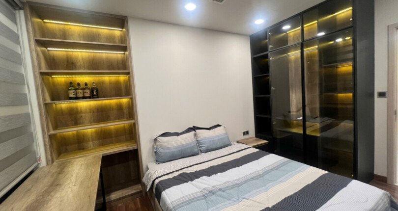 z6043617474411 19afc6167c6eba96a1293aef39fe56b2 810x430 - Bán căn hộ Midtown M6 tầng 10 127m 3 phòng view biệt thự