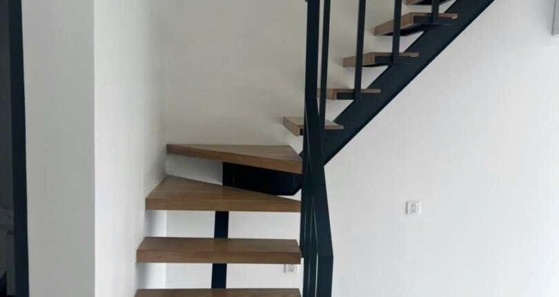 z6043619995205 c888e9f3f73e5e6dd2d07f12c10a32e3 810x430 - Bán căn Shop MIDTOWN M7 Phú Mỹ Hưng Quận 7