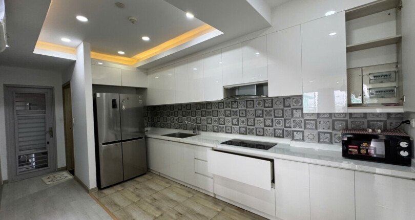 z6043622975047 9f1c9cc3c95fa8946b6c8b860445ca06 810x430 - Cho thuê Scenic Valley 1 diện tích 110m 2 phòng full nội thất