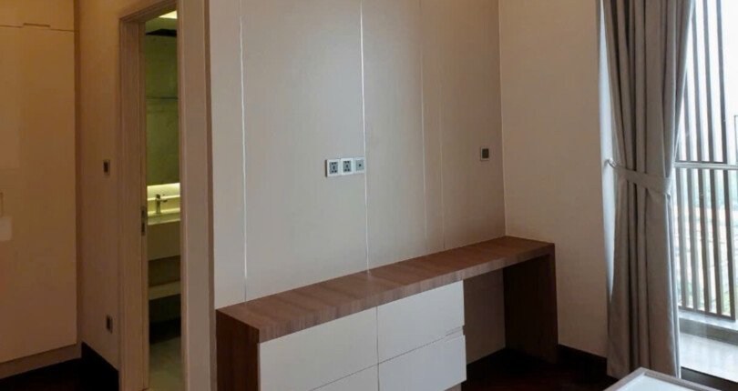 z6054388176499 dae724481449e8945e76aced9e7fb7c6 810x430 - Cho thuê Midtown M5 tầng 19 135m 3 phòng view sông full nội thất 60tr/th