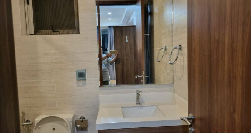 z6054688665123 a99ef7d5d7d7a020f489ed1ff534cf37 810x430 - Cho thuê căn hộ Midtown M7 Tầng 12 80m 2pn giá 25 triệu