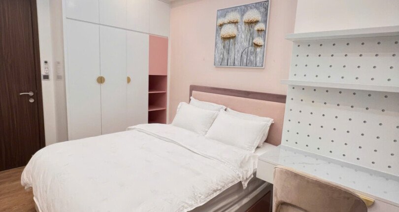 z6060824287075 7d22b2cd2df56aba9c0f4d1f79a337f4 810x430 - Cho Thuê Midtown M8 Tầng 6, dt 81m 2 phòng, full nội thất giá 1400usd/tháng