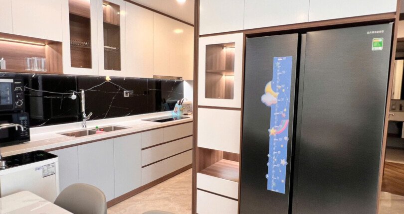 z6060824345945 fb839ade49c42351fd4174917f2ef94c 810x430 - Cho Thuê Midtown M8 Tầng 6, dt 81m 2 phòng, full nội thất giá 1400usd/tháng