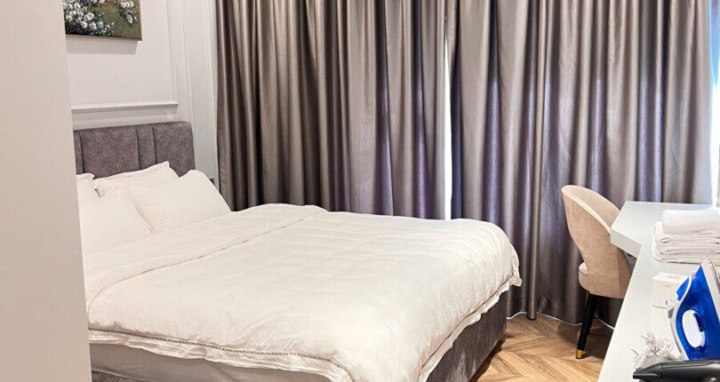 z6060824356290 cc998790ed4d4e39a663f10310292fdc 810x430 - Cho Thuê Midtown M8 Tầng 6, dt 81m 2 phòng, full nội thất giá 1400usd/tháng