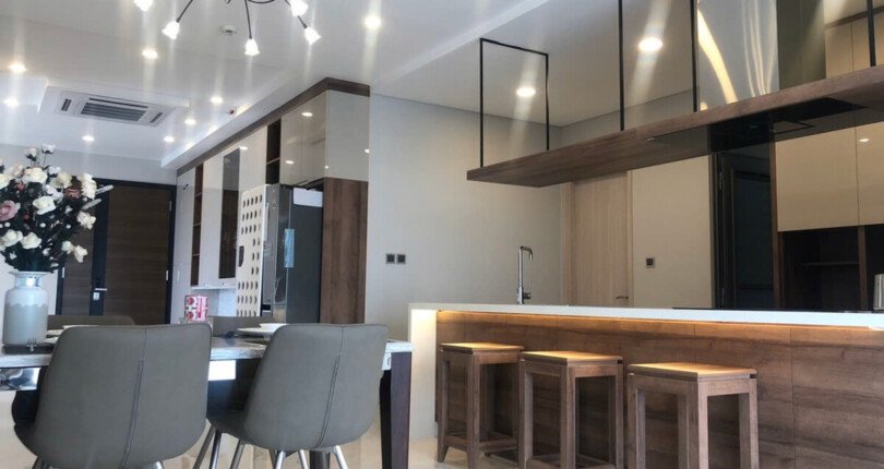 z6060824868482 ccad48e26c75f9b81d7364c20a687664 810x430 - Bán Midtown M5 PMH Q7 Tầng 11 135m 3 phòng view sông giá 12 tỷ