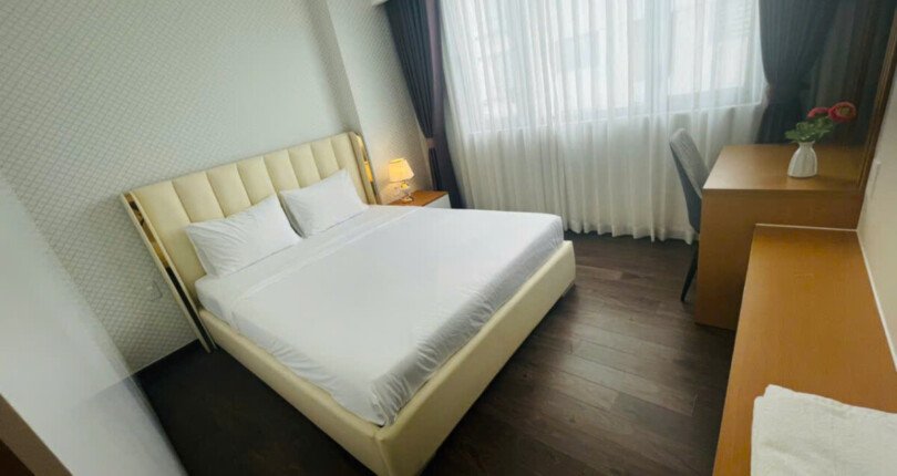 z6060828074606 17b29b812f0f4d220860ce9d14681630 810x430 - Cho Thuê Hưng Phúc Tầng 5 dt 110m 3 phòng full nội thất giá 32 triệu