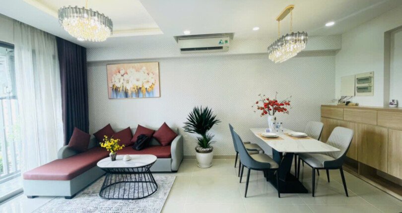 z6060828101644 63cd24a6ac5bf1104db2fb77e4d9cb66 810x430 - Cho Thuê Hưng Phúc Tầng 5 dt 110m 3 phòng full nội thất giá 32 triệu