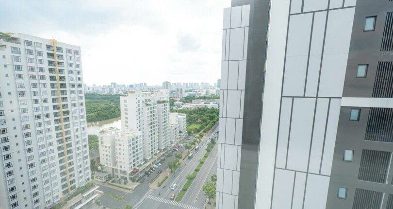 z6060830046186 723bd1211766eef597f4baa5f7c9919d 810x430 - Cho thuê căn hộ Antonia Tầng 19 124m 3 phòng giá 2300usd/tháng