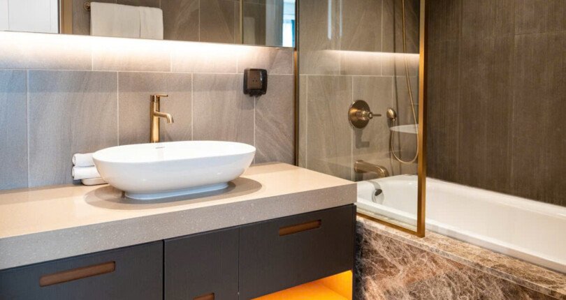 z6060830157543 e1184974a4404e46219fb34a6c12d2cd 810x430 - Cho thuê căn hộ Antonia Tầng 19 124m 3 phòng giá 2300usd/tháng