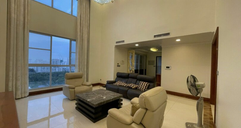 z6061100880131 a1dbb2a73c47aeab26c66715a6d8822d 810x430 - Cho thuê Penthouse Star Hill 306m 4 phòng ngủ Giá 58 triệu/tháng