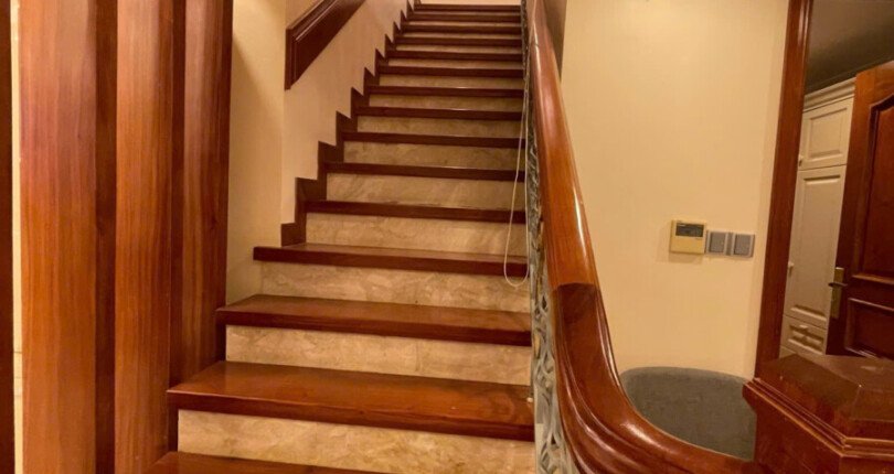 z6061101016362 889e78b1bc8799ef0c6c92d87d724157 810x430 - Cho thuê Penthouse Star Hill 306m 4 phòng ngủ Giá 58 triệu/tháng