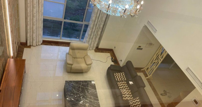 z6061101027790 936a140e29ac9181a6b903712e924b67 810x430 - Cho thuê Penthouse Star Hill 306m 4 phòng ngủ Giá 58 triệu/tháng