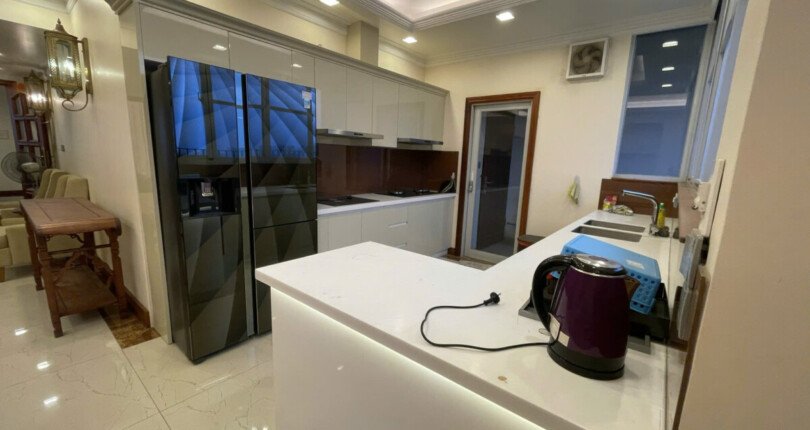 z6061101054325 d9d9d3fcae04d7267021344c8c3ec084 810x430 - Cho thuê Penthouse Star Hill 306m 4 phòng ngủ Giá 58 triệu/tháng