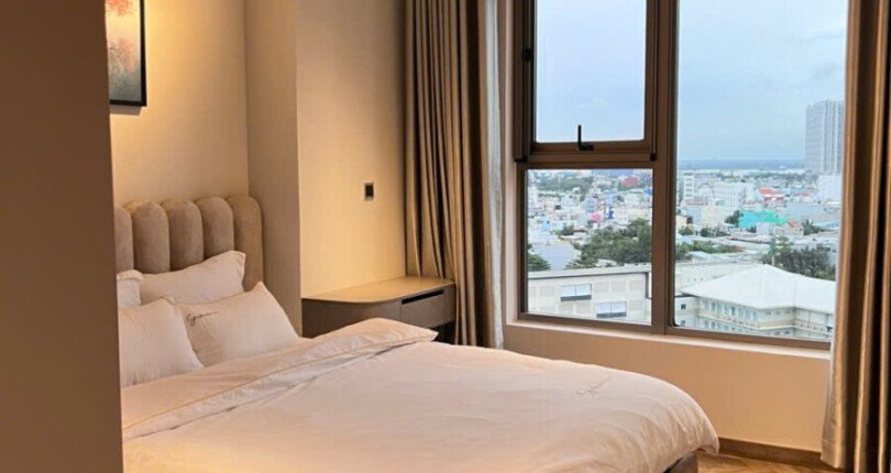 z6066076129807 4e12df750c0872cc22d18f233c664030 810x430 - Cho Thuê Midtown M8 80m 2 phòng full nội thất giá 1400 usd/tháng