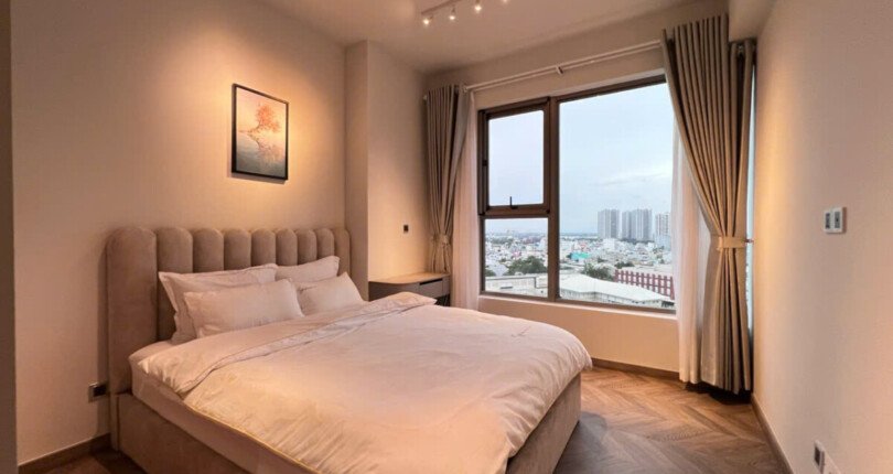 z6066076155650 ebaee9a96384346d400d9526eac1d9a2 810x430 - Cho Thuê Midtown M8 80m 2 phòng full nội thất giá 1400 usd/tháng