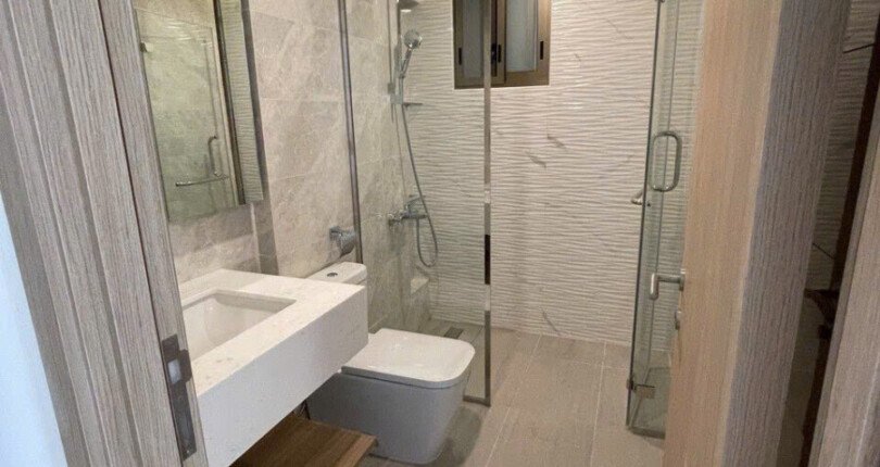 z6070291577340 b7cb390a1f0164be727d22f1f9344525 810x430 - Bán Midtown M8 dt 83m 2 phòng full nội thất giá bán 8 tỷ, ô xe trệt