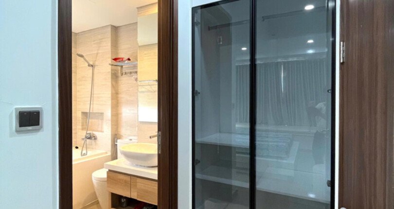 z6076659800220 b28477fa5d50c8964d1a7231a8acfcbe 810x430 - Cho thuê Midtown M7 Bloc A Tầng 15 98m 3 phòng full nội thất giá 1500usd/tháng